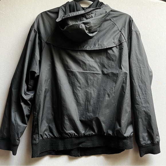 Nike Black Lightweight Hooded Windbreaker Jacket Sz M - Picture 3 of 9